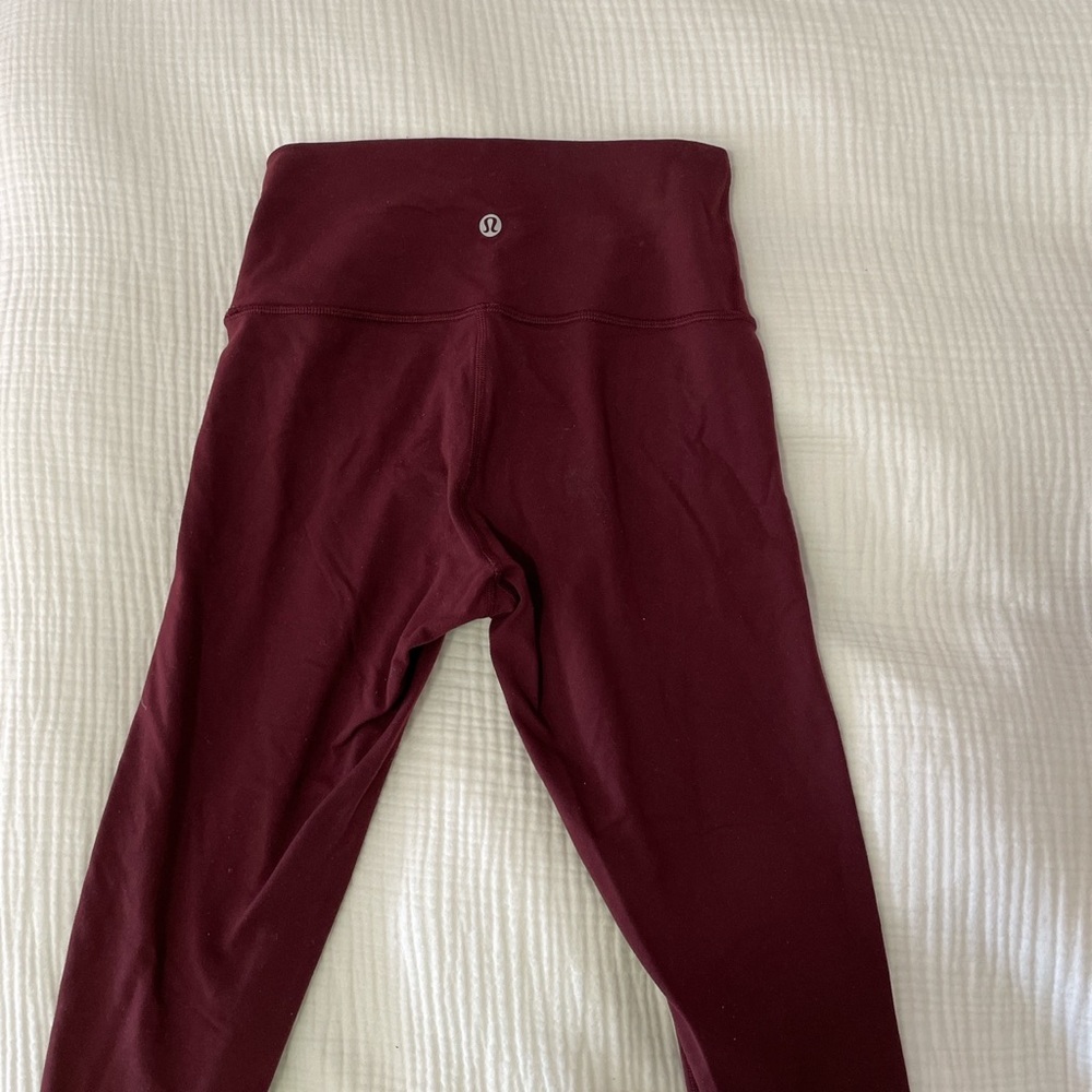 Highrise Wunder under lululemon leggings in Merlot